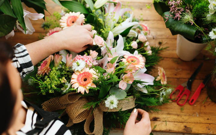 Learn How To Perfectly Arrange Flowers Like A Florist