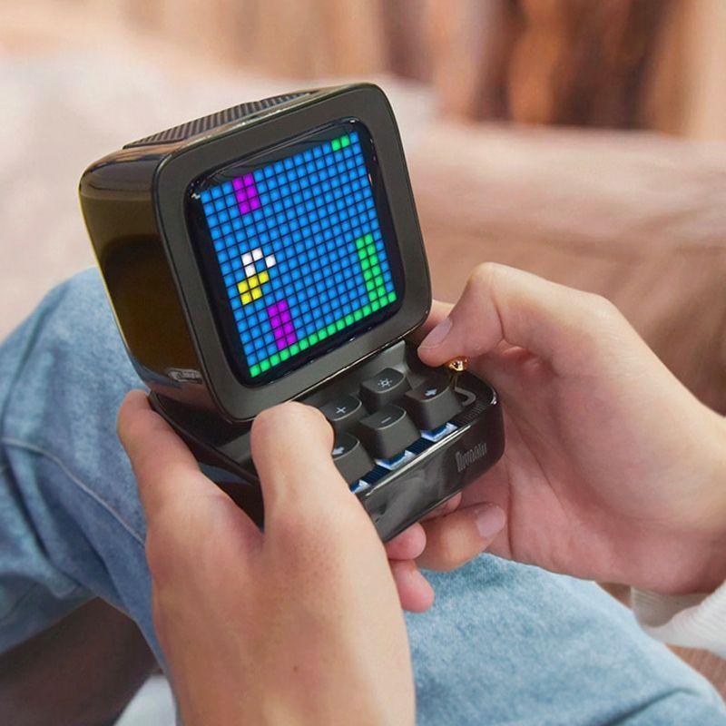Pixel Art Speaker10.jpg