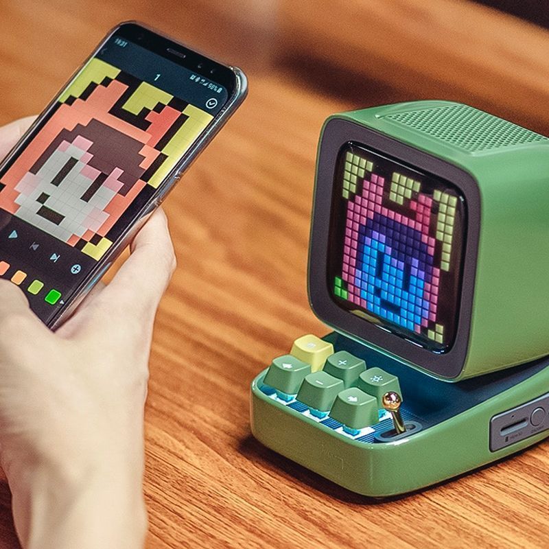 Pixel Art Speaker9.jpg