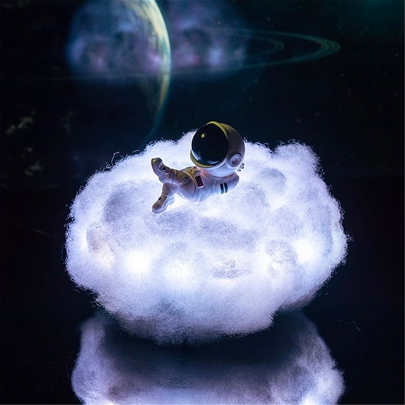 Colorful Cloud Astronaut Lamp2.jpg